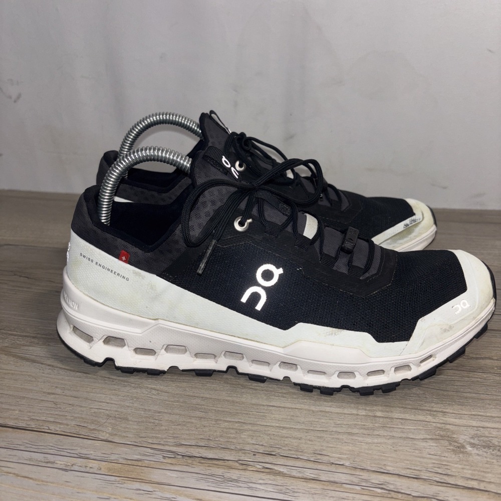 Women's 10.5 On Cloud CloudUltra Trail Black White Athletic Running Shoes